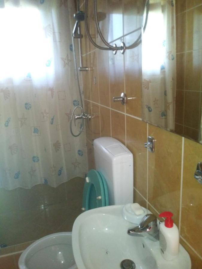 Ribarska Vila Donje Lohovo Bagian luar foto