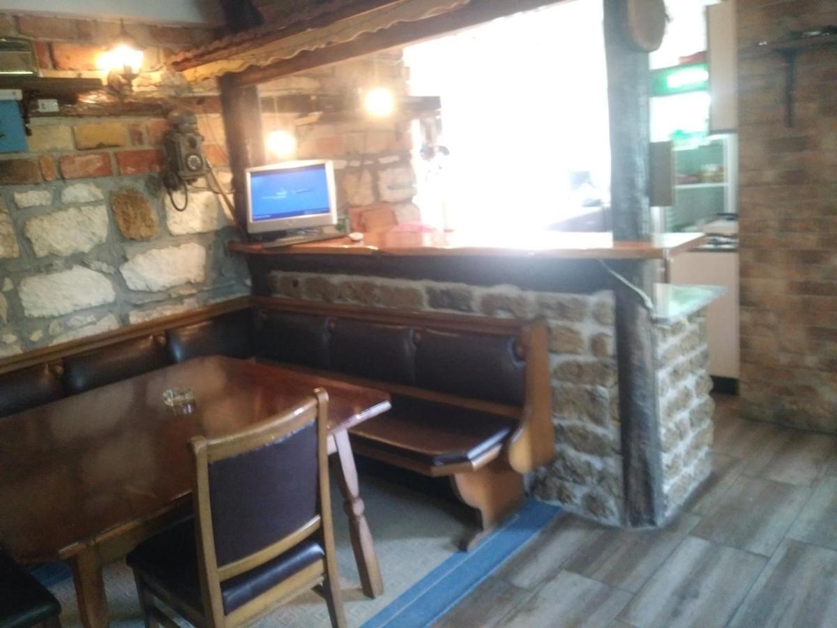 Ribarska Vila Donje Lohovo Bagian luar foto