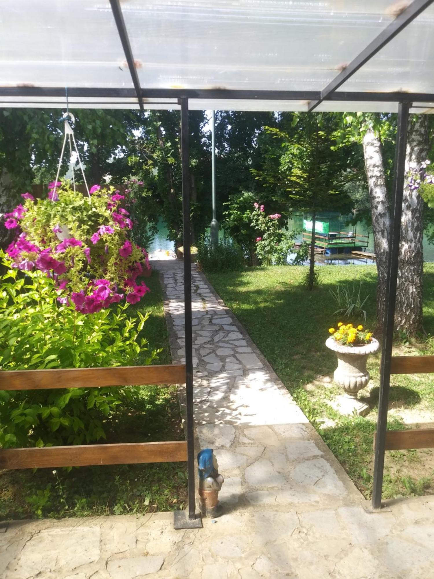 Ribarska Vila Donje Lohovo Bagian luar foto